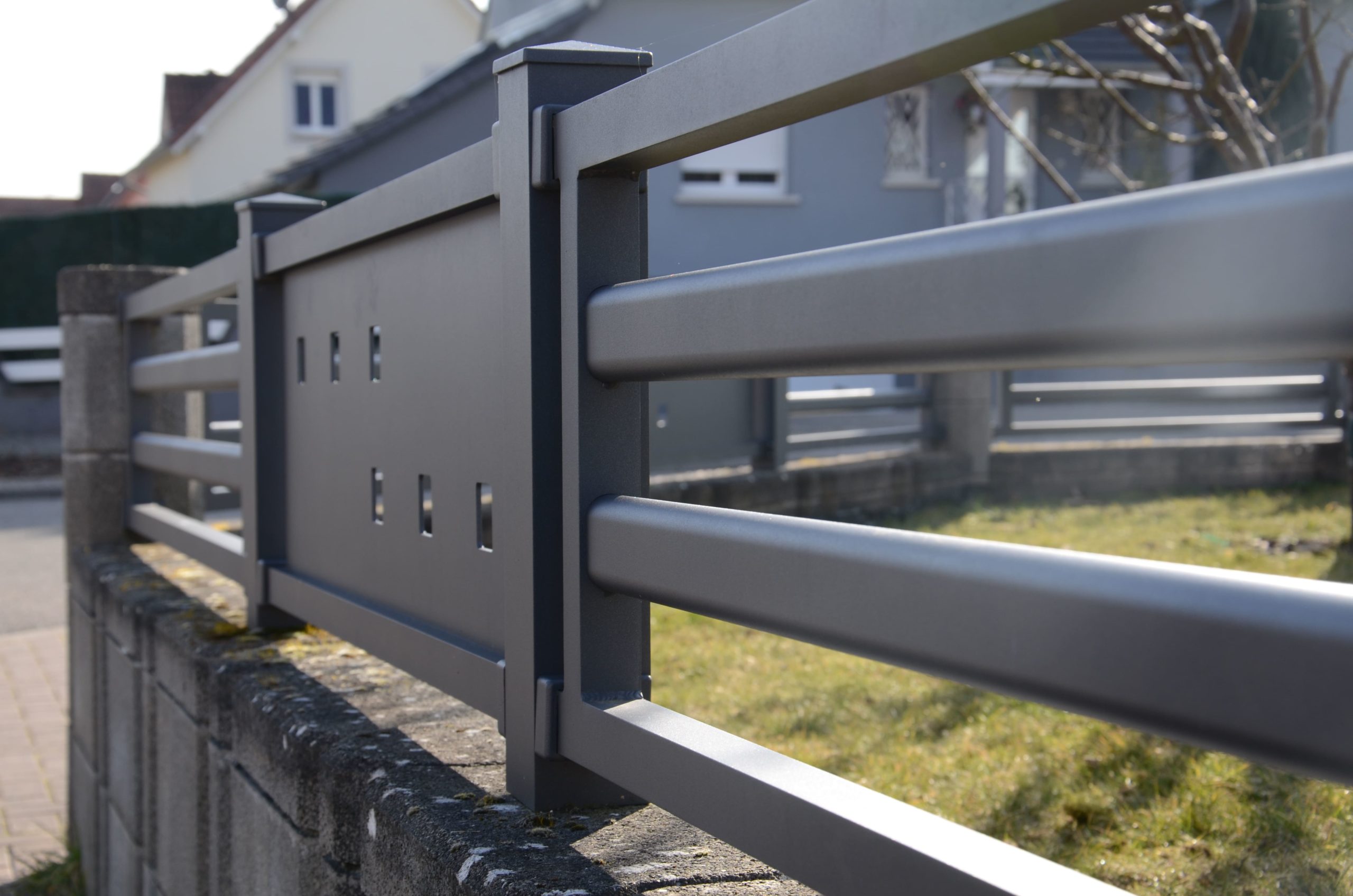 Clôture Brise-vue aluminium : notre gamme sur mesure - Bredok Pro