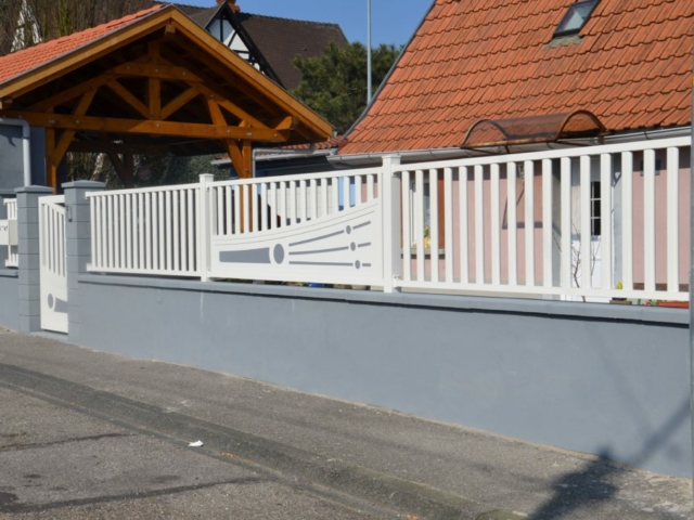 Clôture en aluminium sur mesure avec barreaux